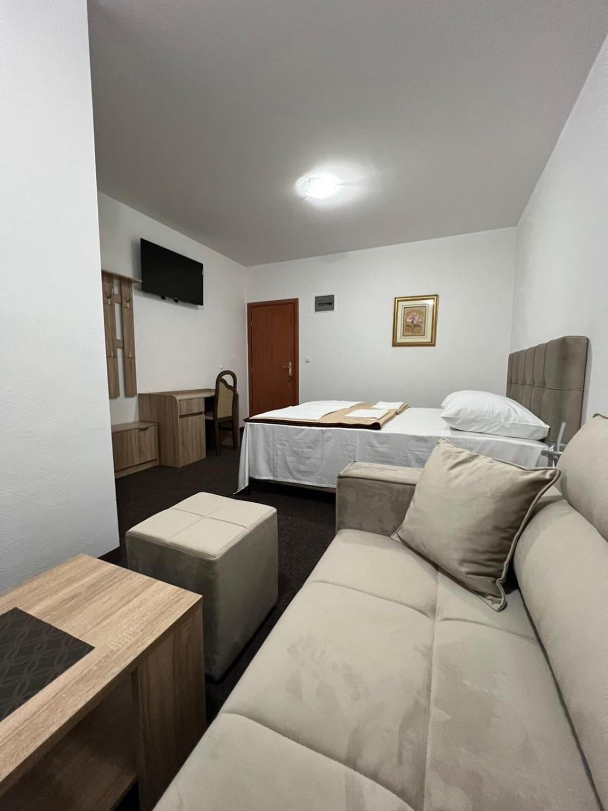 Motel Aura Мостар Екстериор снимка