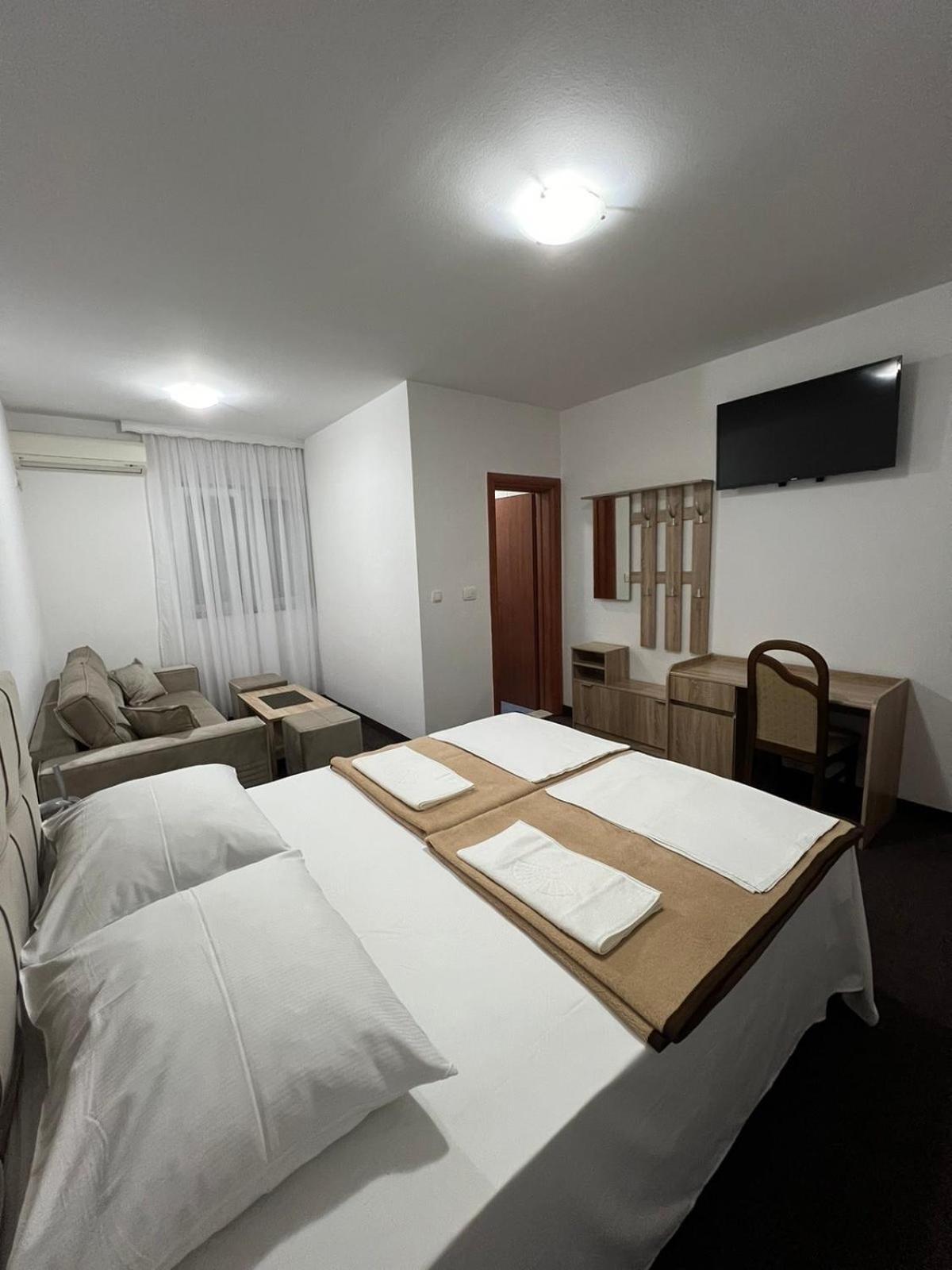 Motel Aura Мостар Екстериор снимка