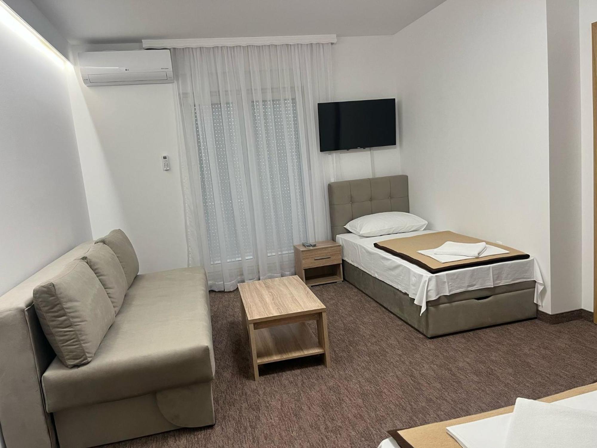 Motel Aura Мостар Екстериор снимка