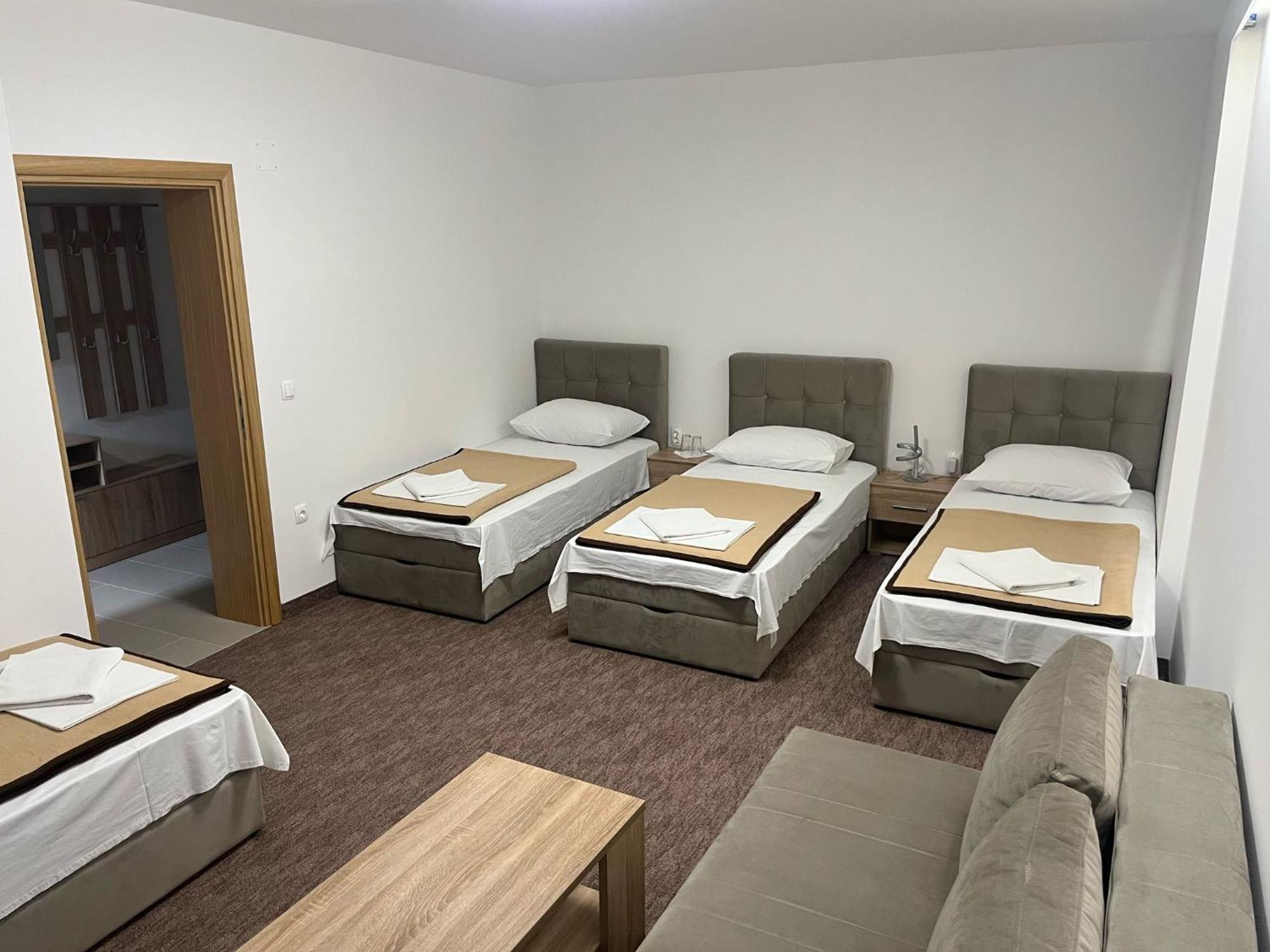 Motel Aura Мостар Екстериор снимка