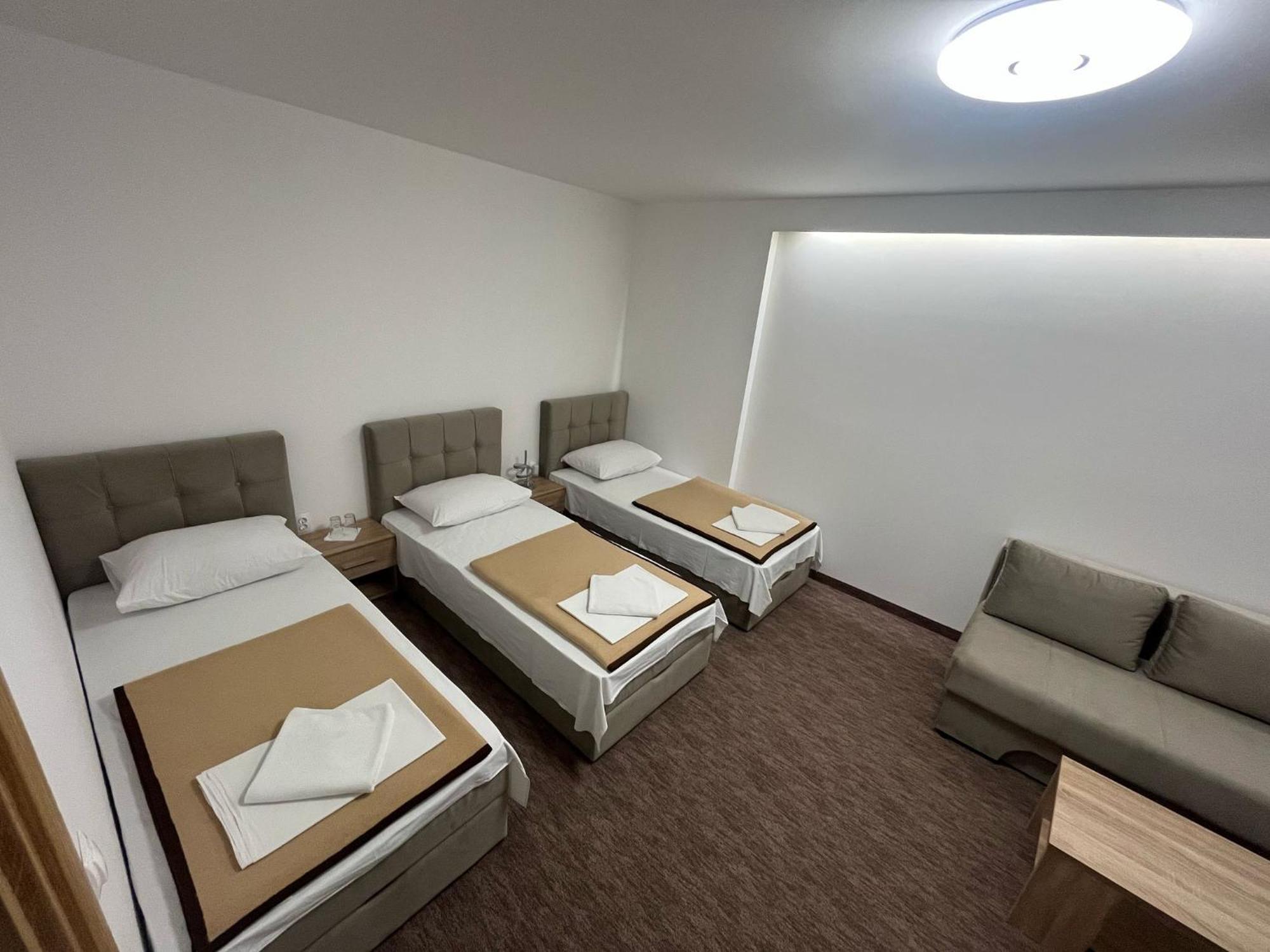 Motel Aura Мостар Екстериор снимка