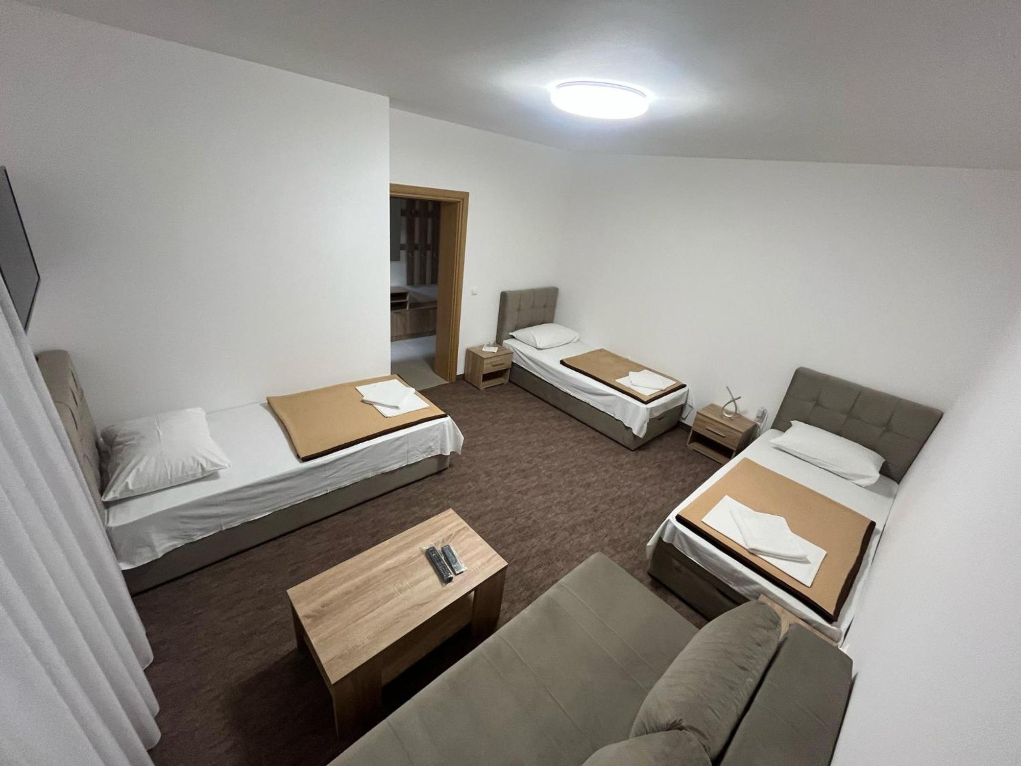 Motel Aura Мостар Екстериор снимка