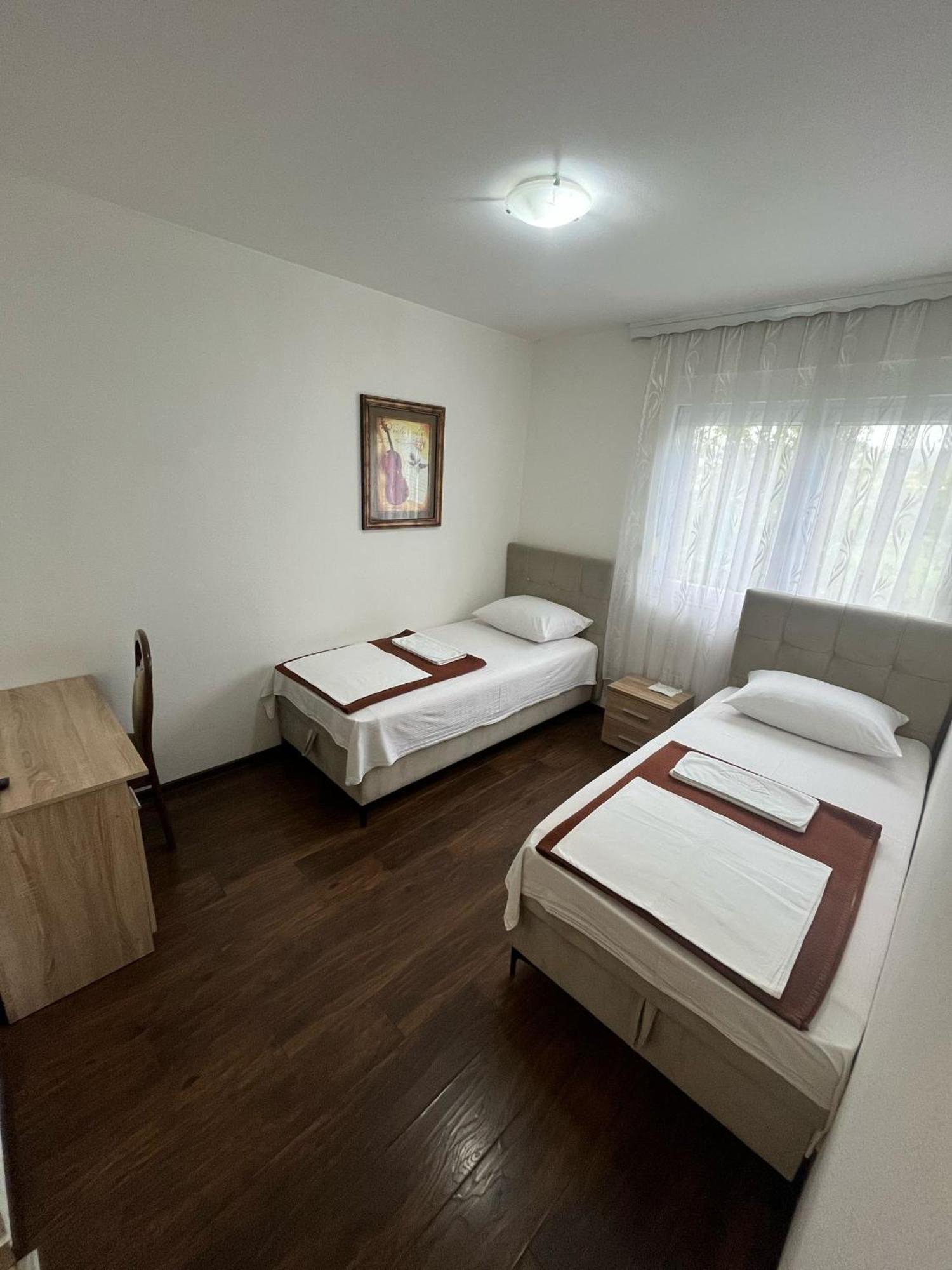 Motel Aura Мостар Екстериор снимка